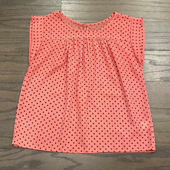 Francesca’s Pink Polka Dot Shell - Size L - Picture 1 of 8